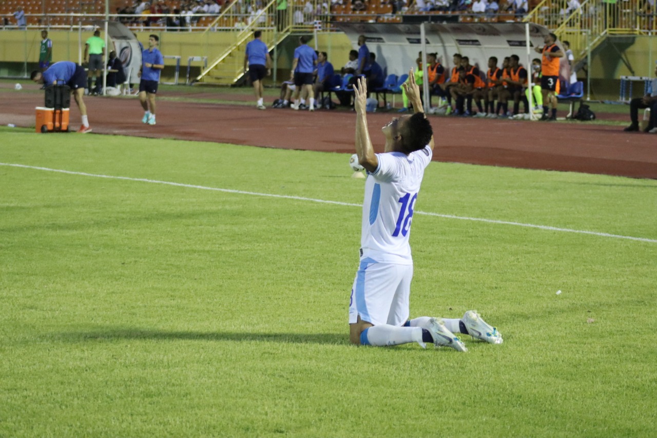 Celebración de Óscar Santis ante República Dominicana | 