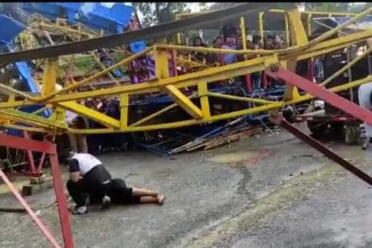 Accidente en montaña rusa en feria de San Pedro Carchá, 