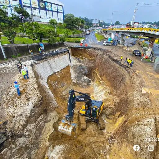 trabajos hundimiento villa nueva ruta al pacifico 26-6-2022 ,