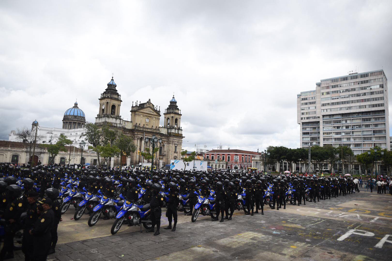 presidente-alejandro-giammattei-motocicletas-pnc-emisoras-unidas14 | 