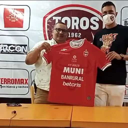 othoniel-arce-presentado-en-malacateco-emisoras-unidas- ,