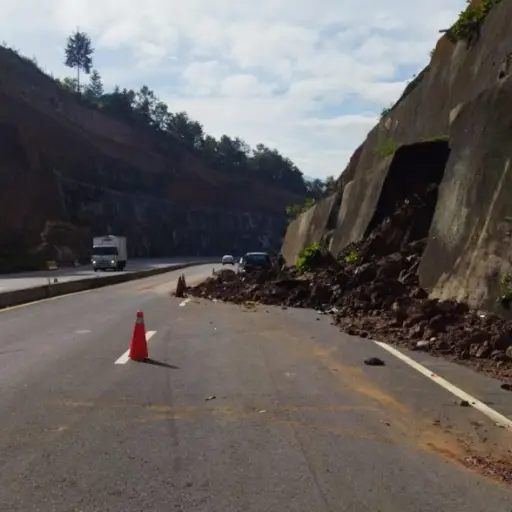 deslizamiento-libramiento-chimaltenango-emisoras-unidas ,