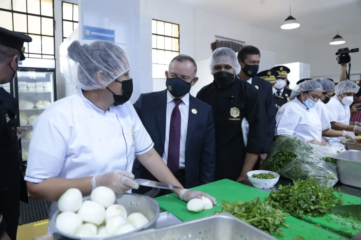 Inauguran comedor para beneficiar a 1 mil 100 agentes de la PNC, 