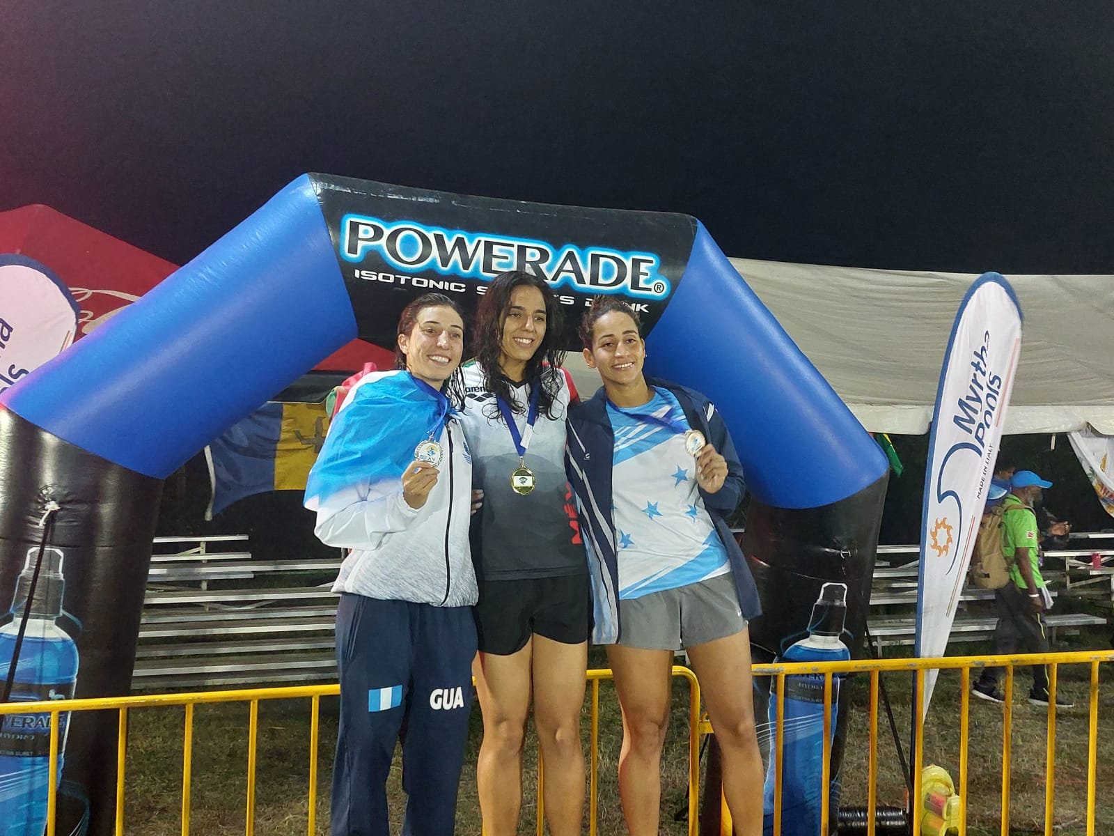 Guatemala sigue con su brillante cosecha de medallas en el Campeonato de Natación en Barbados | 