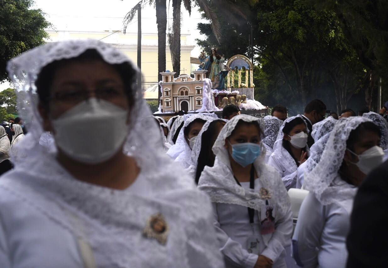 Virgen de la Asunción reparte bendiciones en recorrido procesional-5 | 