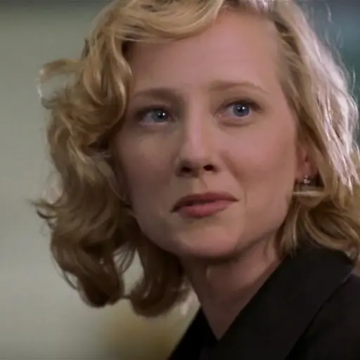 Anne Heche ,