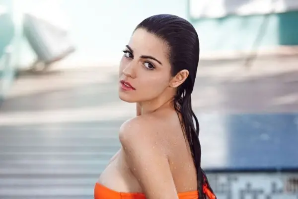 Maite Perroni rompe el internet al aparecer con visibles libras de más y un estilo que nadie esperaba