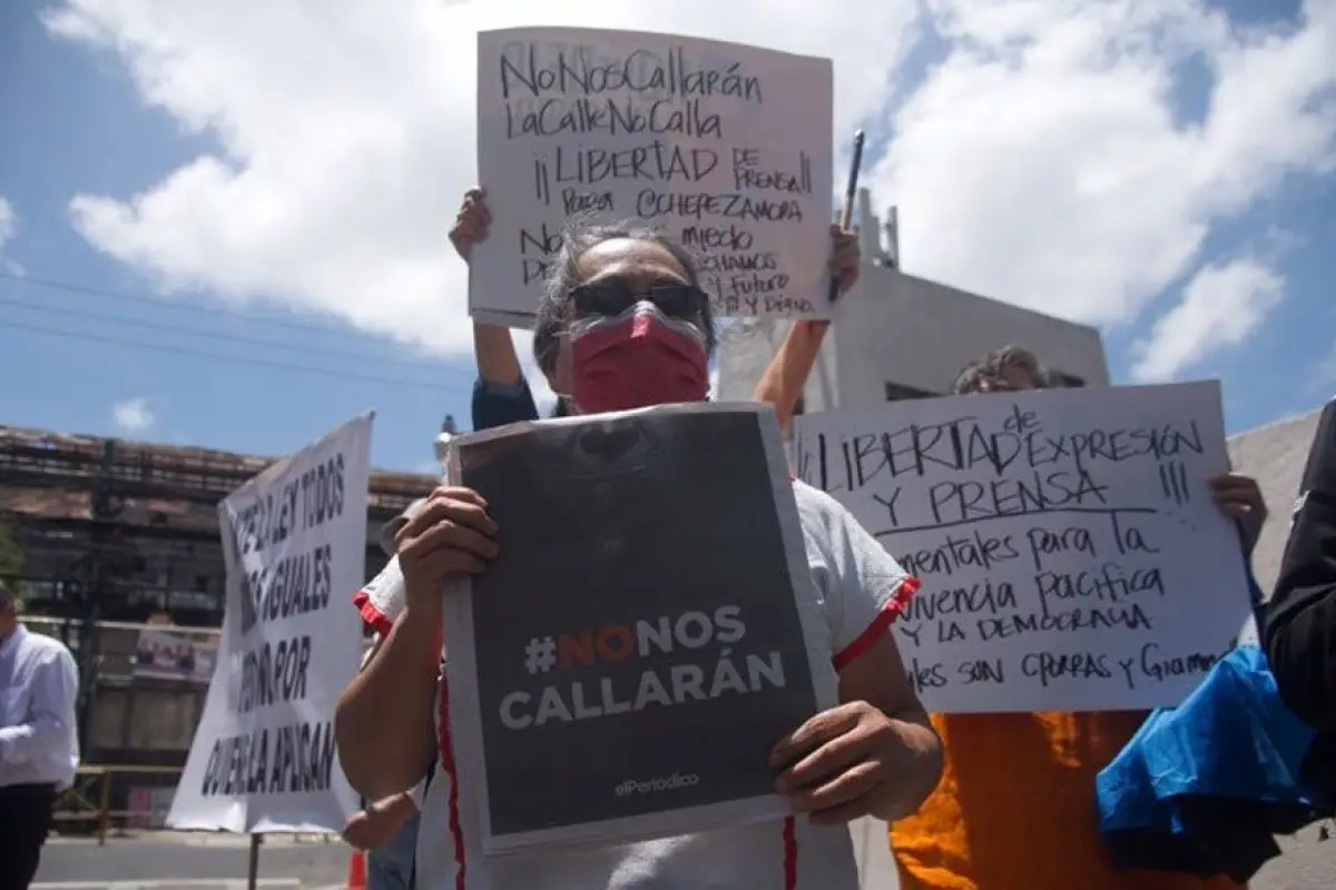 planton-torre-tribunales-apoyo-zamora.jpg, 