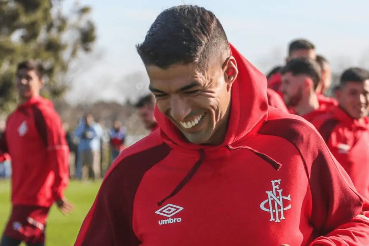 luis-suarez-primer-entrenamiento-uruguay-publinews-1-1.png, 