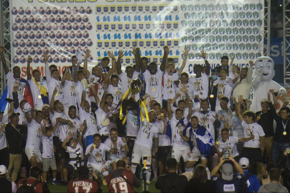 Comunicaciones-campeon-de-Liga-Nacional-Clausura-2022-scaled-3.jpg, 