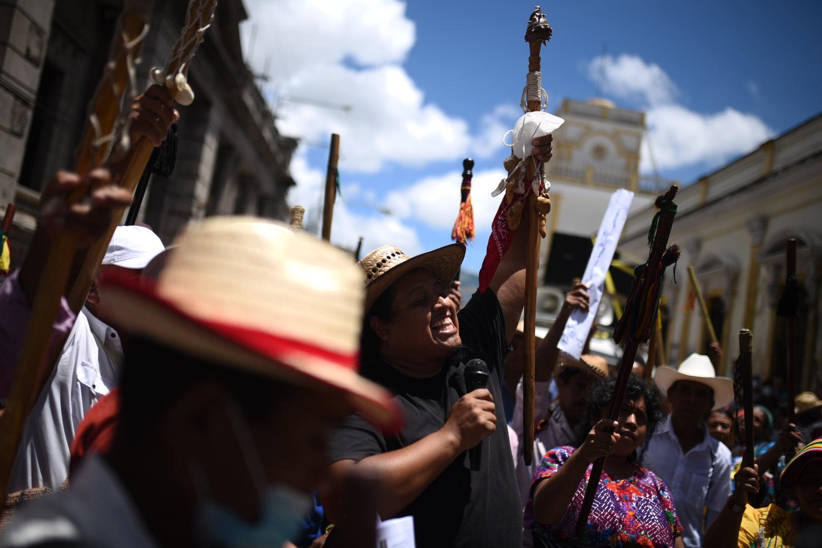 Autoridades campesinas protestan frente al Congreso-9 | 