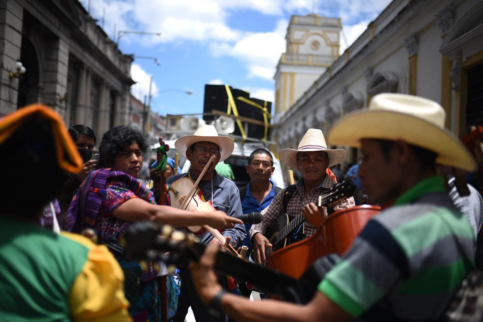 Autoridades campesinas protestan frente al Congreso-4 | 