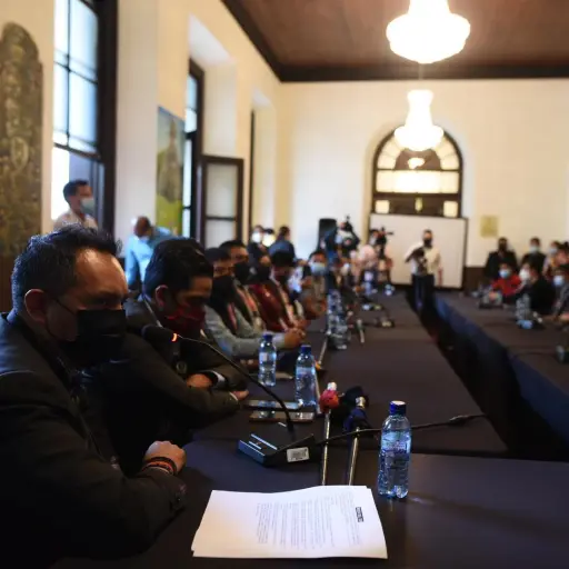 Representantes de los 48 Cantones de Totonicapan se reunen con el diputado, Marvin Alvarado ,