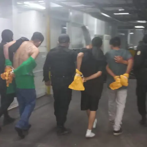 Captura de dos salvadoreños y dos guatemaltecos, supuestos sicarios de la Mara 18. / Foto: PNC