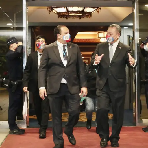 Mario Búcaro, ministro de Relaciones Exteriores, arribó este día a Taipéi.