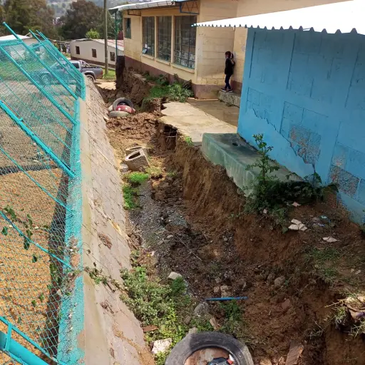 Colapso de muro de la Escuela Oficial Rural Mixta de la aldea Talmiche, Huehuetenango. Foto: Conred
