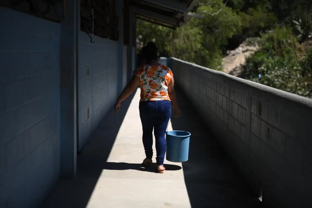 escuela-irene-sazo-en-chinautla-antes-del-regreso-a-clases-presencial-para-ciclo-escolar-en-guatemala-2022-durante-la-pandemia-covid-19-coronavirus-2.jpg, 