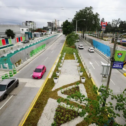 Inauguran paso a desnivel en la avenida Petapa ,