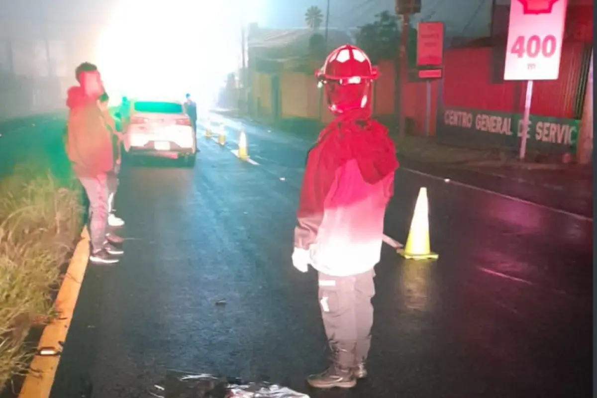 Accidente de motocicleta en Km. 26 CA-9. Foto: Bomberos Voluntarios