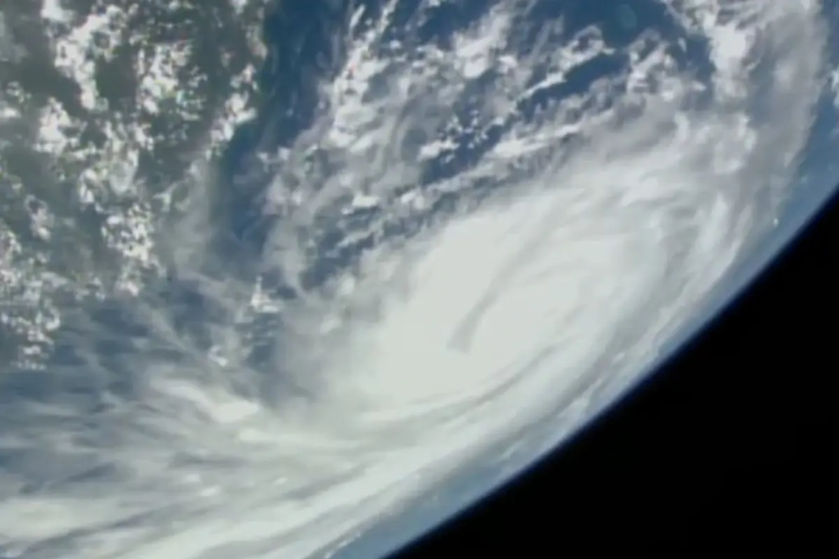 Huracán Ian es captado desde el espacio por la Estación Espacial Internacional, 