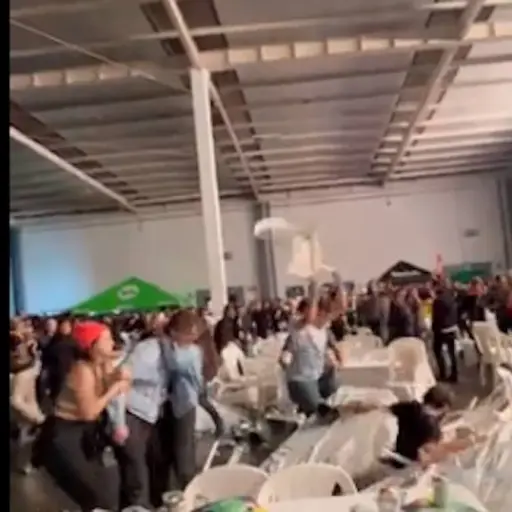 Pelea en concierto de Bacilos genera polemica en redes sociales ,