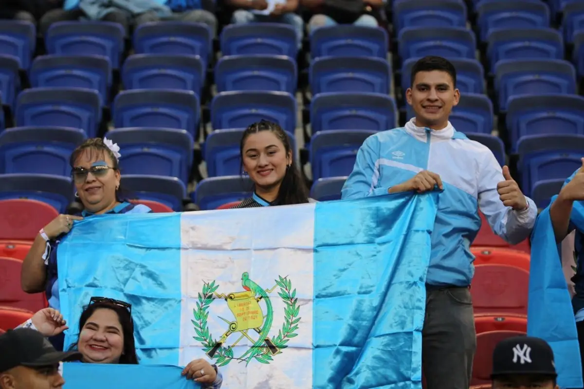 aficion-de-Guatemala-para-amistoso-ante-Colombia-3.jpeg, 