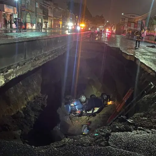 En imagenes - Se forma otro agujero en Villa Nueva ,