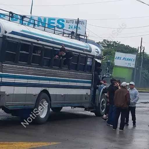 asalto-bus-ruta-interamericana-emisoras-unidas2 ,