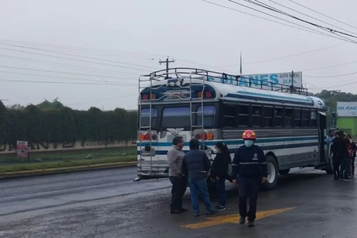 Asalto-Autobus-septiembre-2022-foto-bomberos-municipales.jpg, 