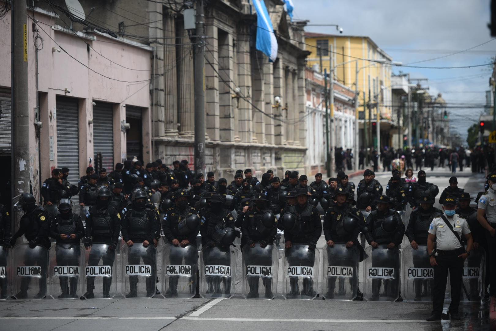 agentes-pnc-congreso-manifestacion-codeca-septiembre-2022-emisoras-unidas10 | 