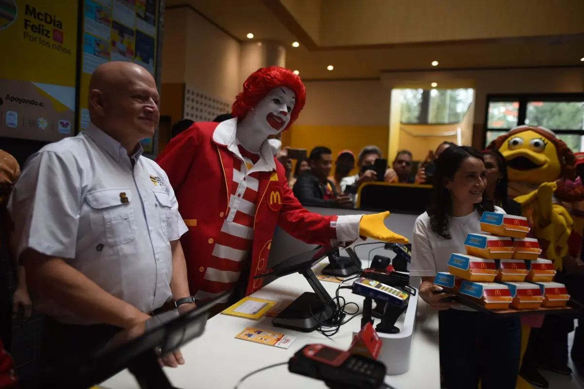 McDía Feliz 8, 