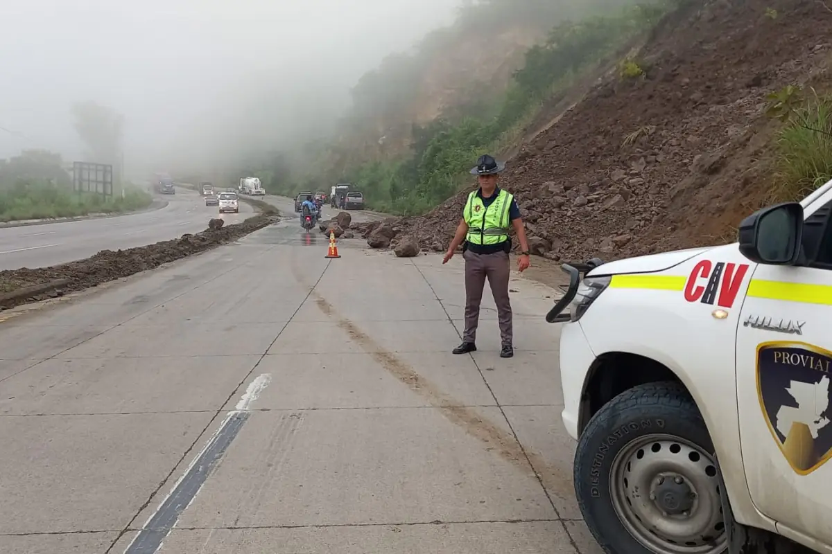 derrumbe-km-48-ruta-al-atlantico-temporada-de-lluvia-en-guatemala-27-septiembre-2022-foto-provial.jpg, 