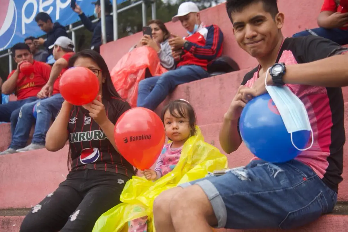 familias-estadio-el-trebol-2.jpg, 