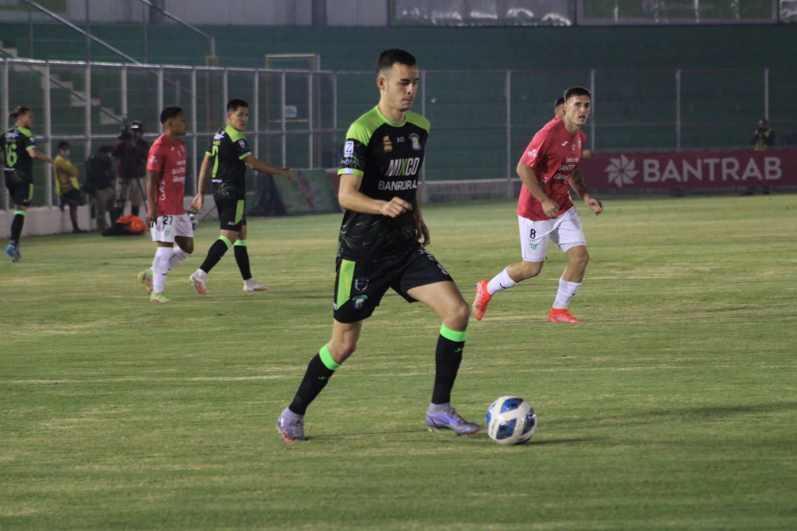 Partido entre Antigua GFC y Deportivo Mixco por la jornada 12 del Apertura 2022 | 