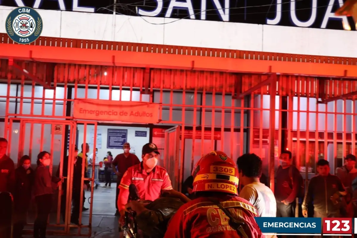 Socorristas municipales auxiliaron a los heridos de la fiesta Covi Dance. / Foto: CBM