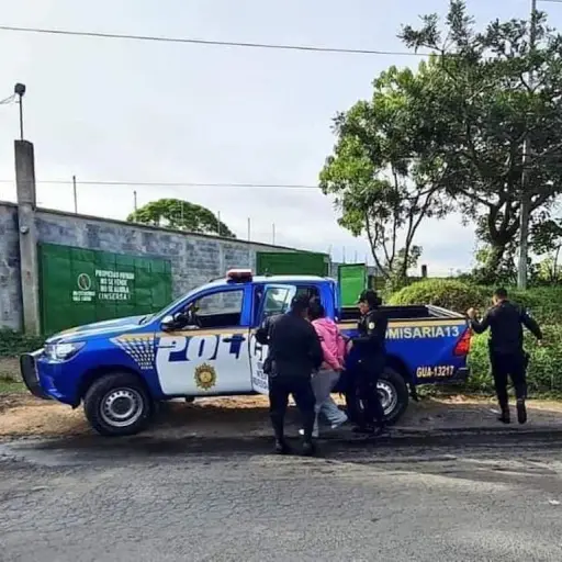 La mujer que pretendia realizar ataque armado a piloto de bus en San Jose Pinula ,