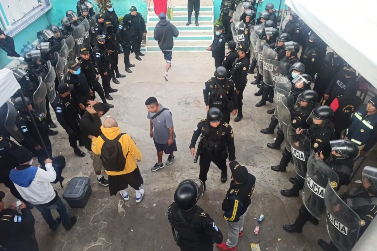 Requisa en la cárcel Centro de Detención Preventiva para Hombres Pavoncito.  / Foto: PNC