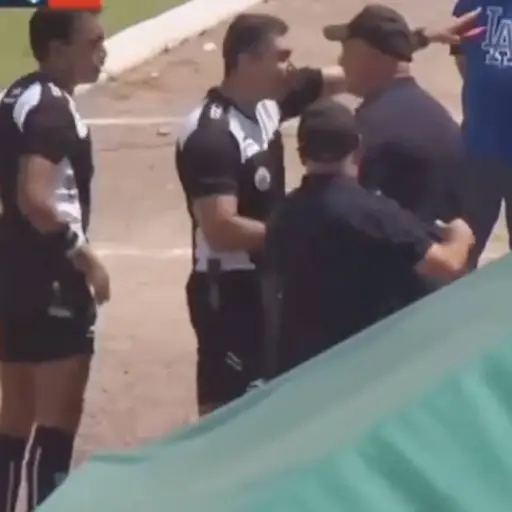 mario-escobar-discute-asistente-comunicaciones-emisoras-unidas- ,