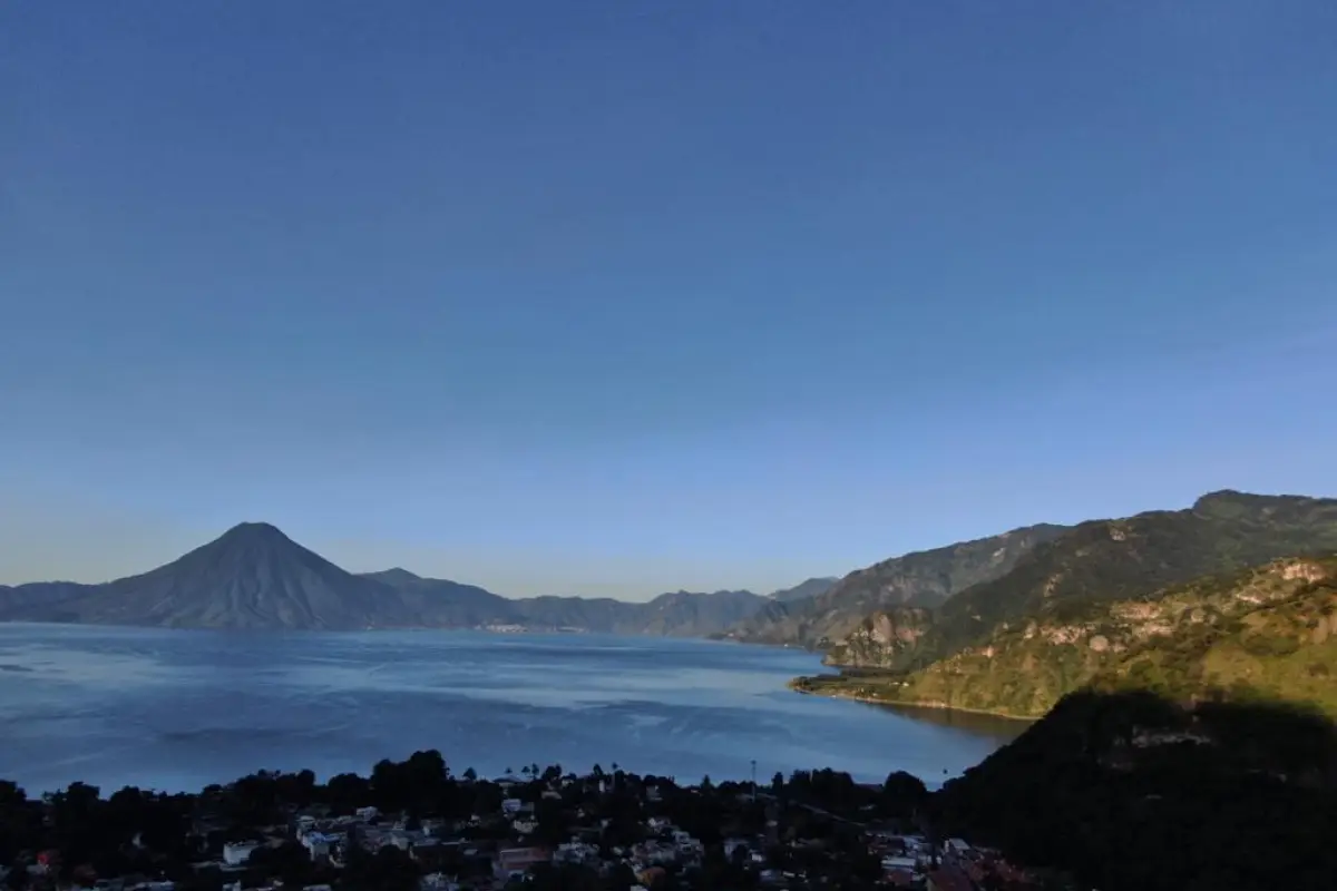 Lago de Atitlán Vuelta a Guatemala (2), 