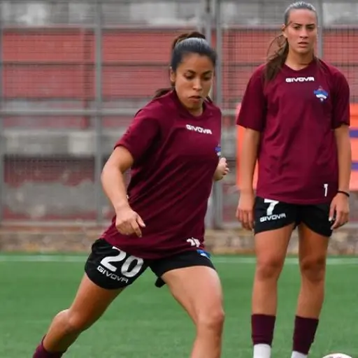 Ana lucía martínez primer gol pomigliano ,