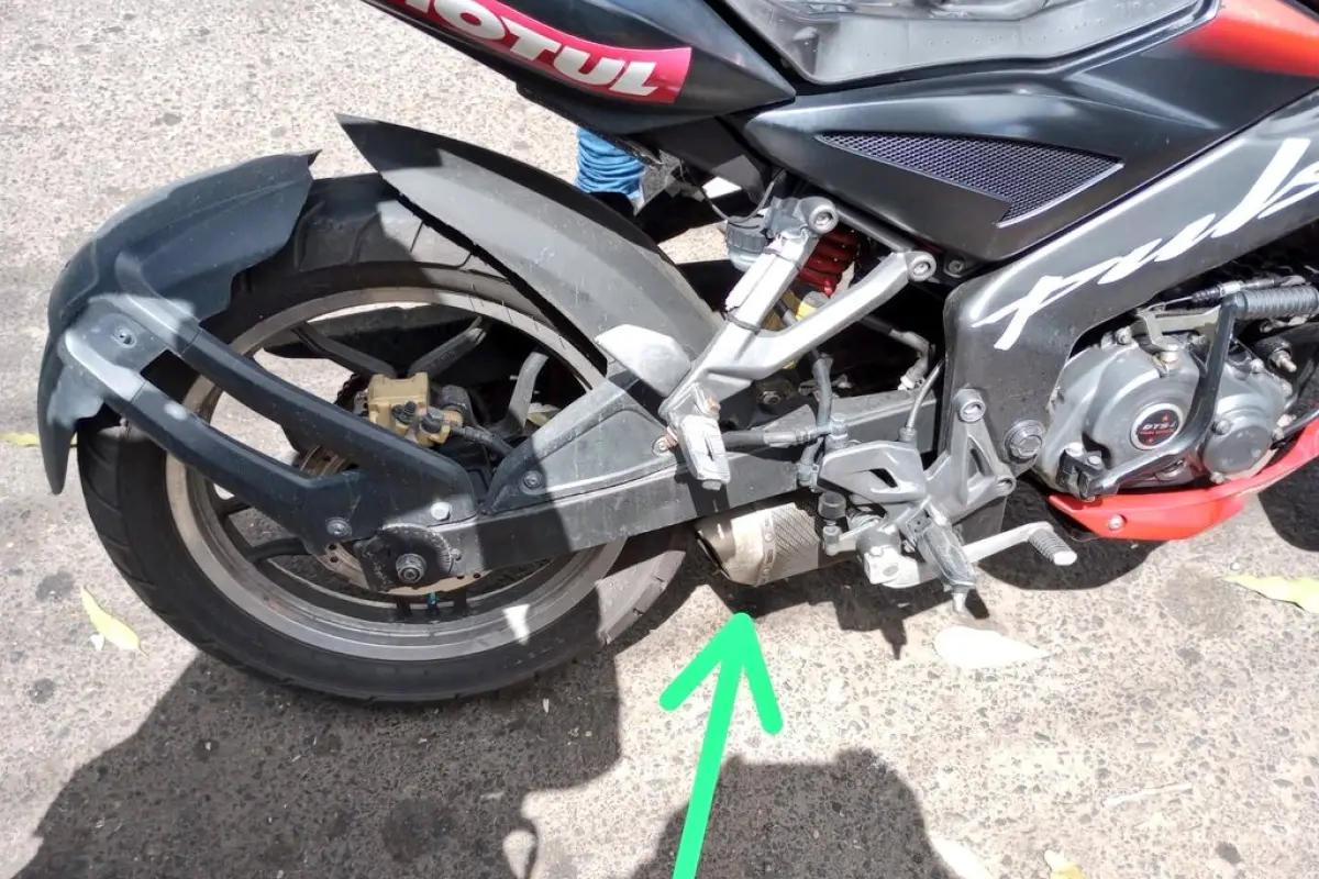 Escape modificado de motocicleta. / Foto: Departamento de Tránsito de la Policía Nacional Civil