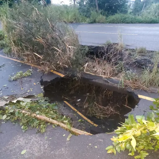Hundimiento en la ruta al Pacífico. / Foto: Conred