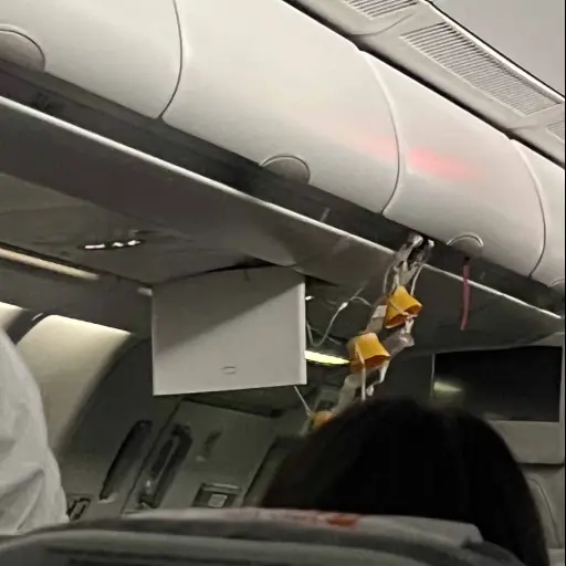 FOTOS. 12 pasajeros heridos por turbulencia severa en vuelo ,