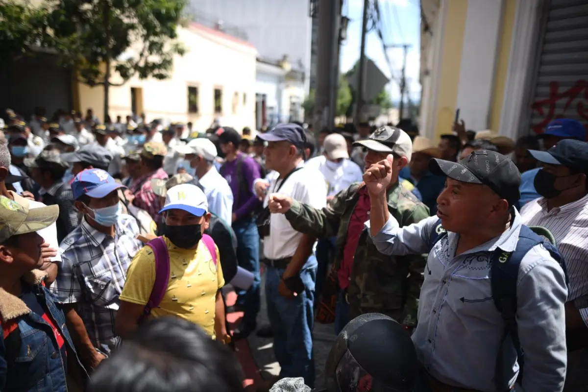 protesta-de-veteranos-militares-en-el-congreso-de-la-republica-por-pago-de-indemnizacion-foto-publinews-hoy-12-octubre-2022-2.jpg, 