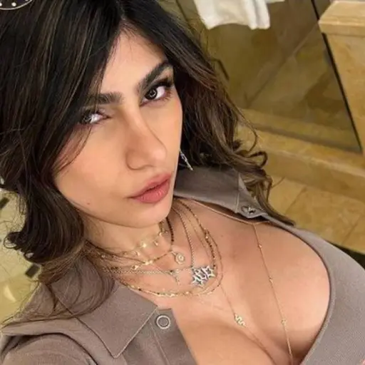 Mia Khalifa estafa a algunos de sus seguidores de OnlyFans ,