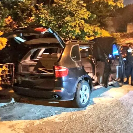 Automóvil abandonado luego de balear a los policías de tránsito. / Foto: Cortesía