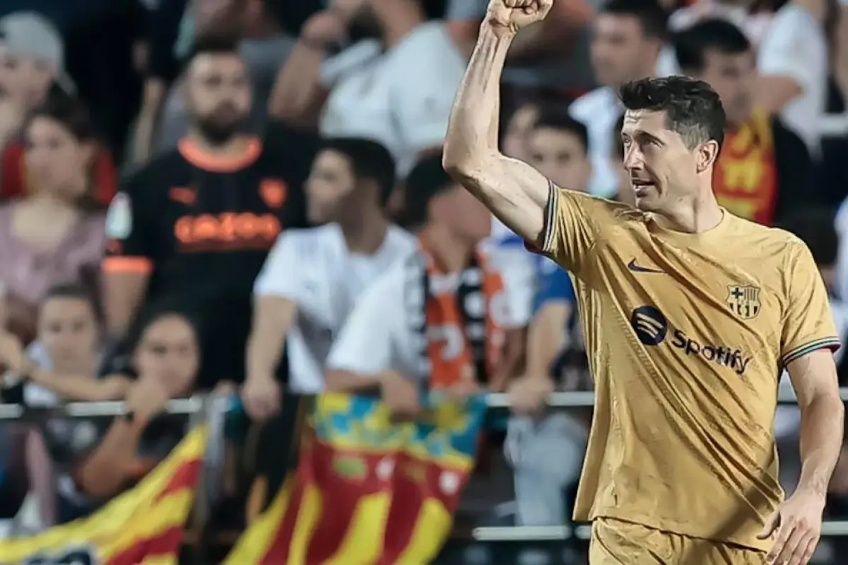 Lewandowski le dio el triunfo al Barcelona sobre Valencia, 