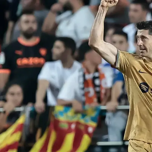 Lewandowski le dio el triunfo al Barcelona sobre Valencia ,