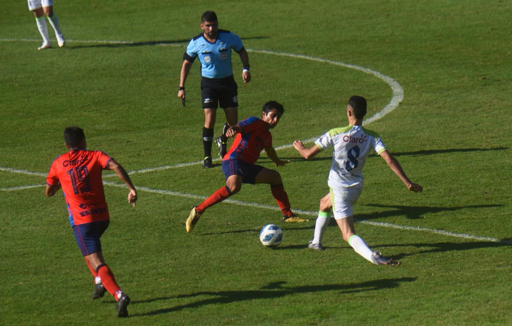 Partido entre Municipal y Deportivo Mixco | 