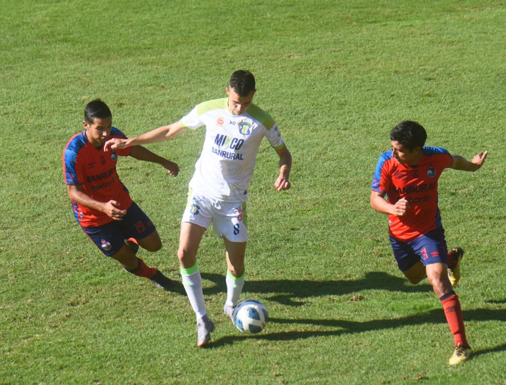 Partido entre Municipal y Deportivo Mixco | 